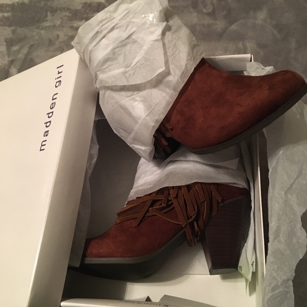 Madden Girl Fringe Boot - Picture 4 of 7